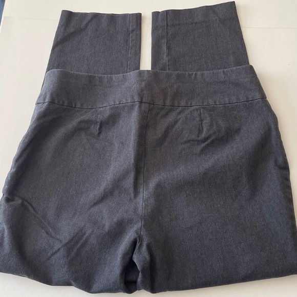 Chico's Fabulously Slimming Pull-On Pants size 1.5 short (10 short) - Picture 9 of 10